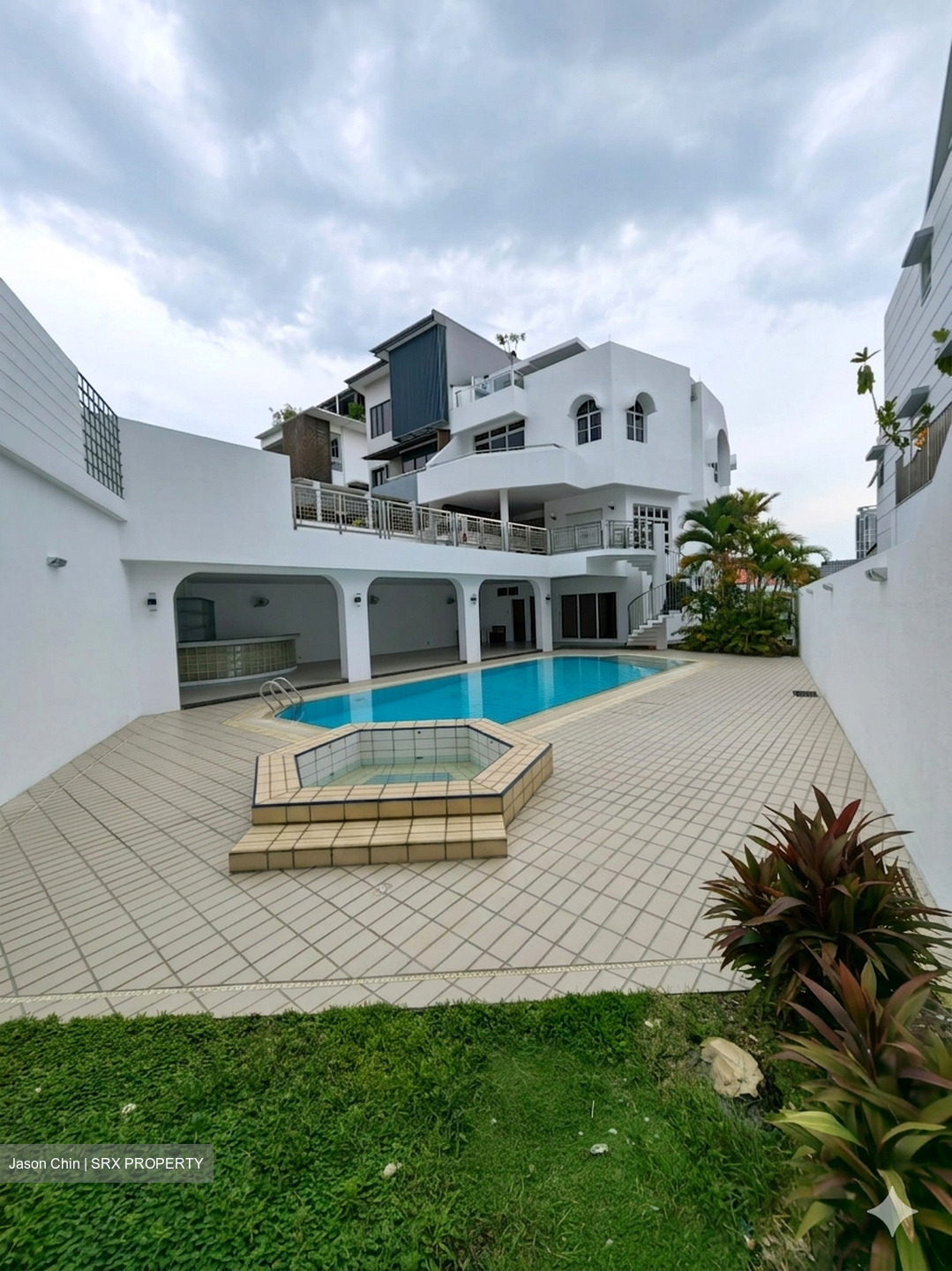 Sennett Avenue (D16), Semi-Detached #537001051